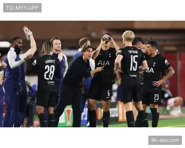 拜仁主帅确认诺伊尔因手指伤势将缺席与利物浦的次回合较量